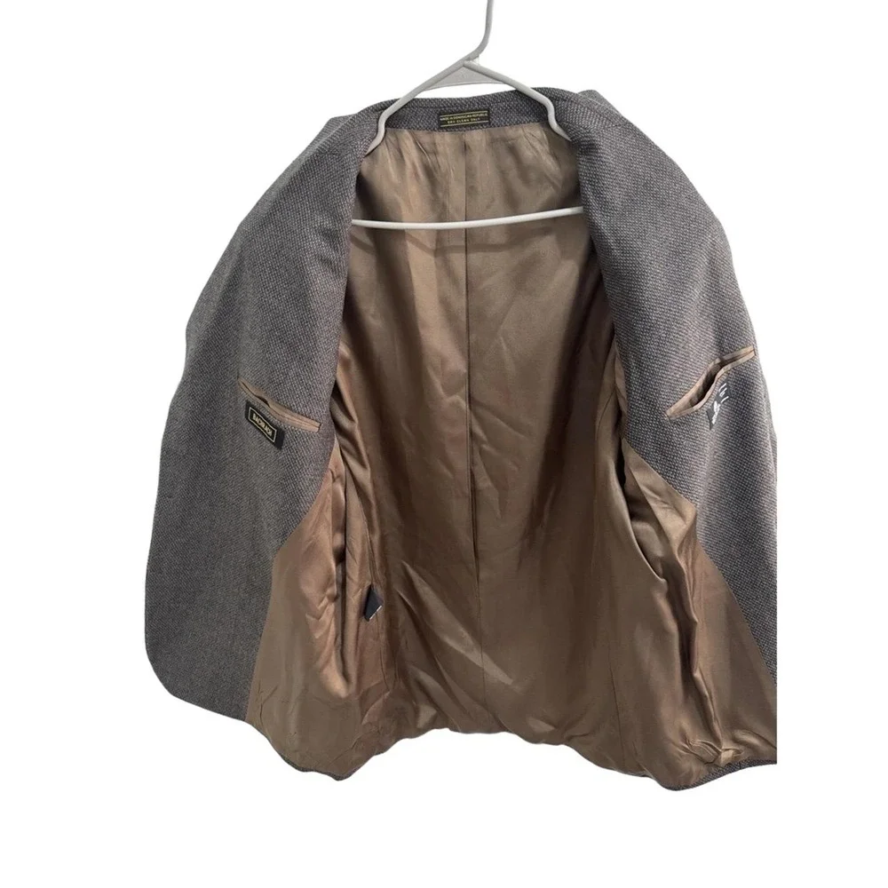 Bachrach herringbone button